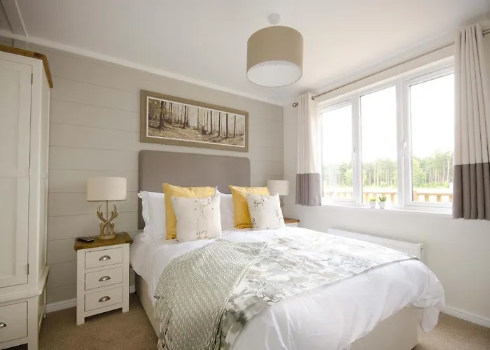Hollicarrs - Woodland Lodge York